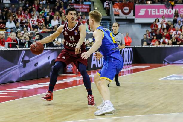 搭档在某些 搭档在某些