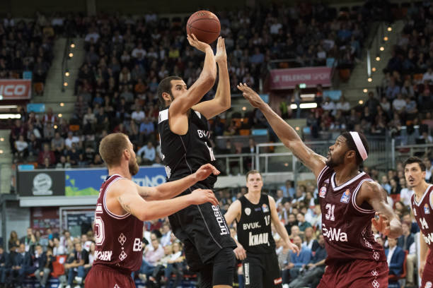 门将多次贡 门将多次贡